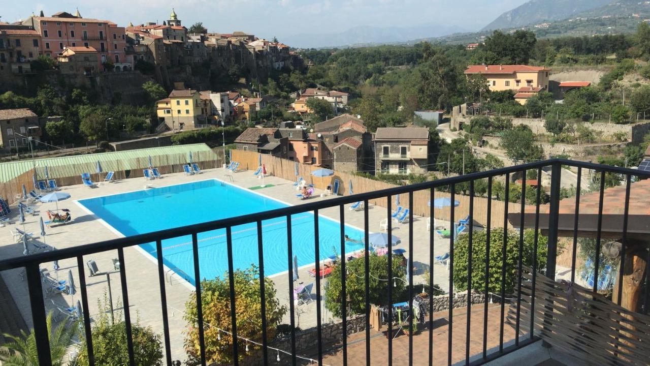 Le Rocce Bed & Breakfast Sant'Agata de' Goti Exterior photo