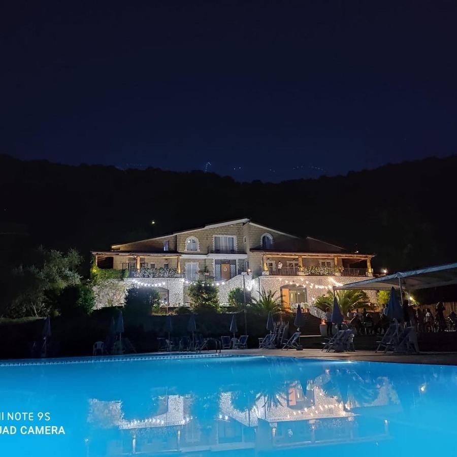 Le Rocce Bed & Breakfast Sant'Agata de' Goti Exterior photo